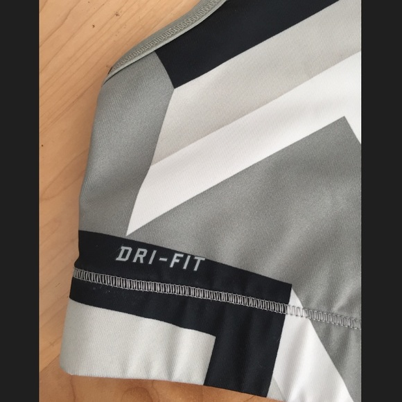 Nike Dri-fit Sports Bra - Picture 7 of 9